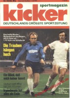 Karl Heinz Flohe (1.FC Köln) und Wittkamp (Borussia Mönchengladbach)